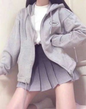 女扮男装后抢了男主的路小说阅读