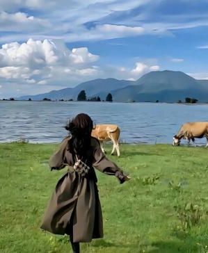 [完结by全番外]《养鱼白莲的海王日常【原名：骚浪白莲花吸精日常【高H纯肉】np》作者：屋外仙竹瘦