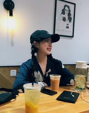 【短篇】月亮太美，可我无窗 作者：小说阅读